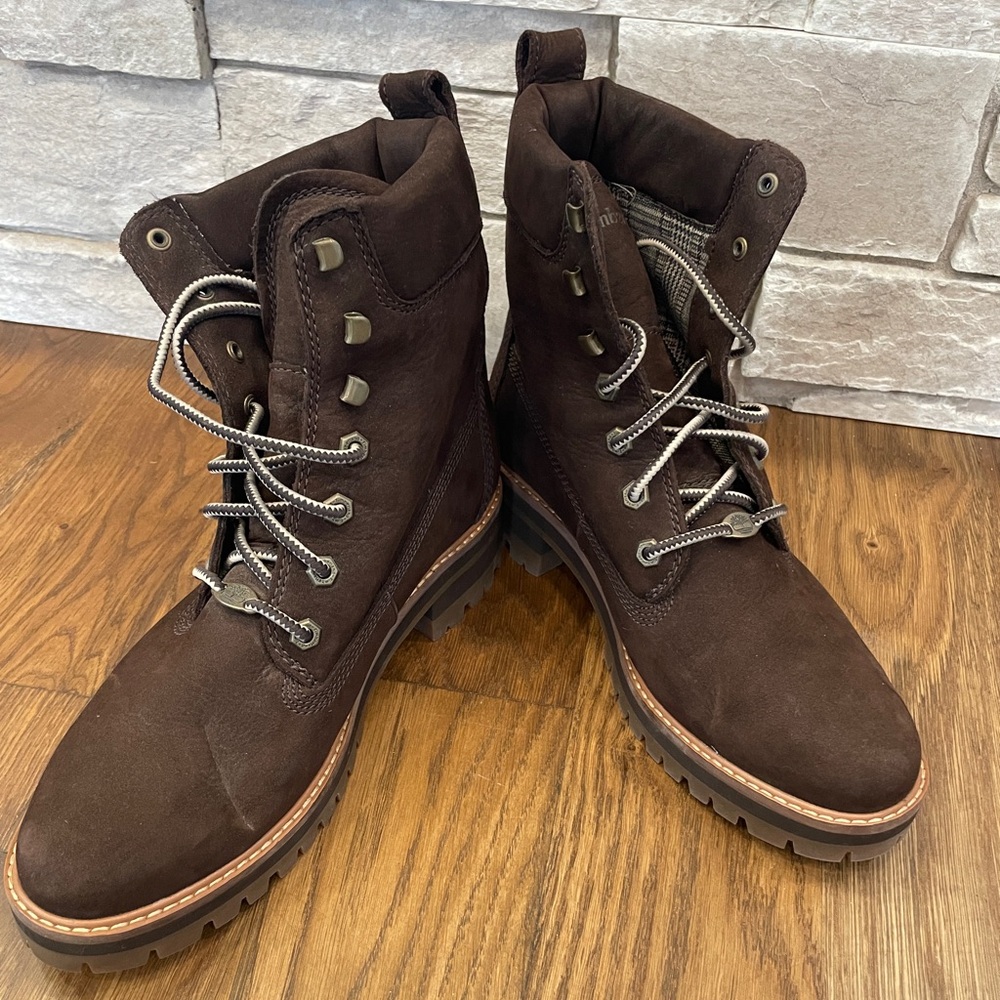 Timberland brown suede lace-up boots